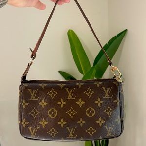Louis Vuitton VINTAGE pochette accessory